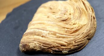 【食べてみた】これからのトレンドスイーツになるかも！？貝殻形の可愛い形とパリパリ食感がクセになるローソン「ショコラスフォリアテッラ」