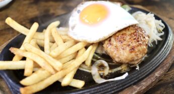 【沼津市】クリーミーな秋鮭ムニエルに肉汁たっぷり手ごねハンバーグ！沼津市戸田「港の想咲きっちん ふかっちぇ」さんでランチしてきた